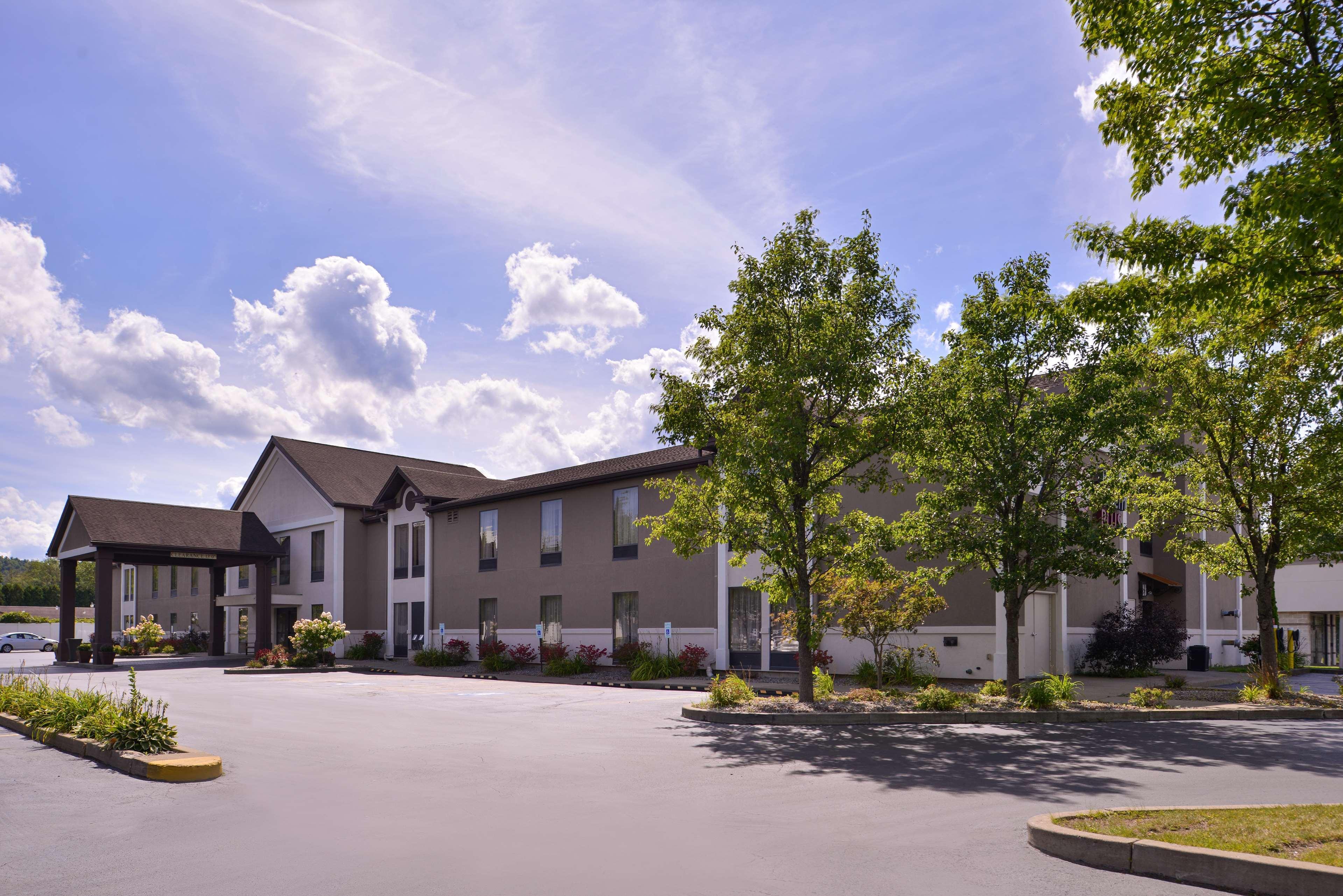 Best Western Plus University Inn Olean Eksteriør billede