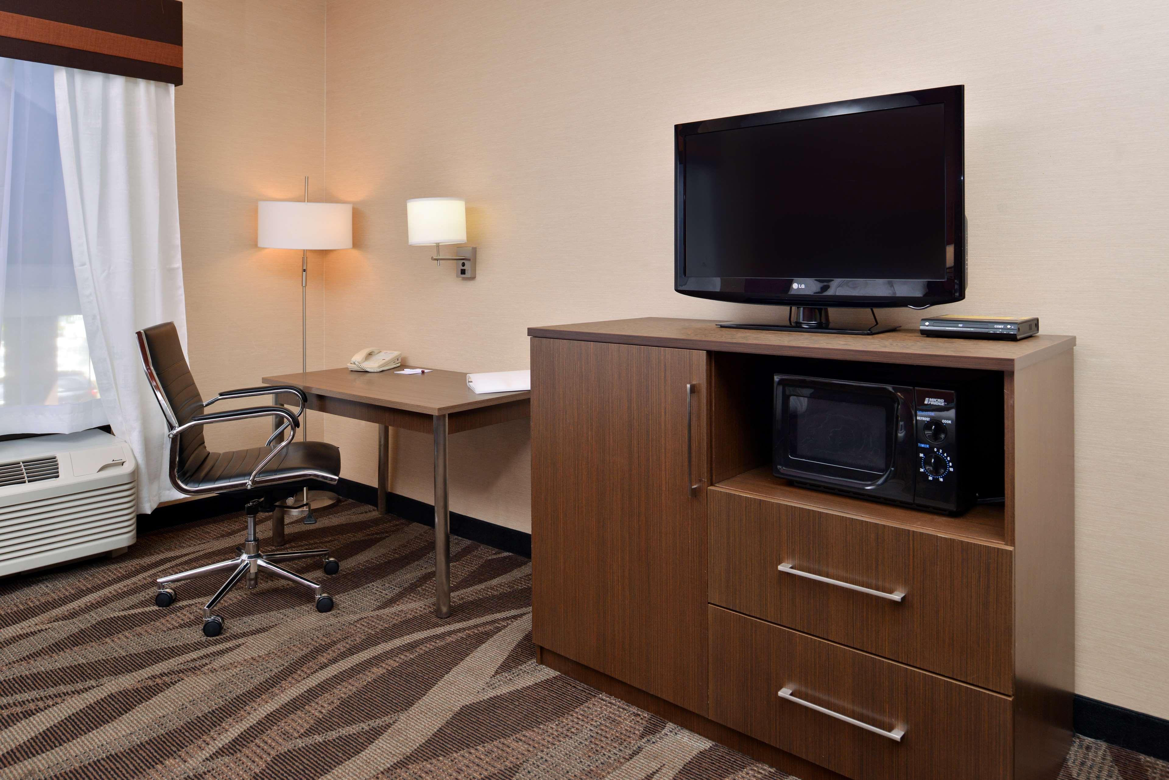 Best Western Plus University Inn Olean Eksteriør billede